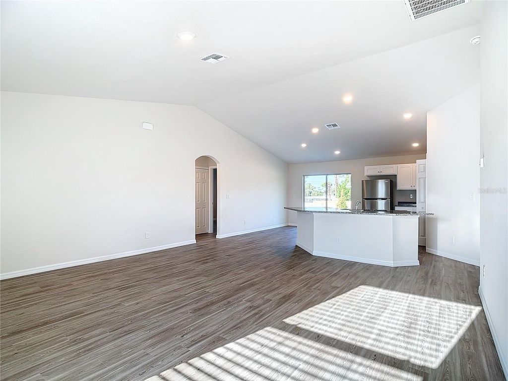 Photo of 4110 NE 20th Place, Cape Coral, FL 33909 (MLS # OM707803)