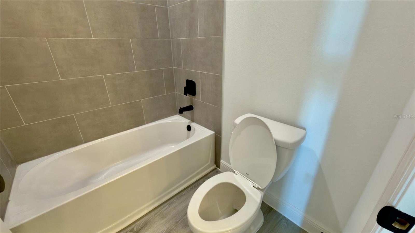 MARION OAKS - Residential