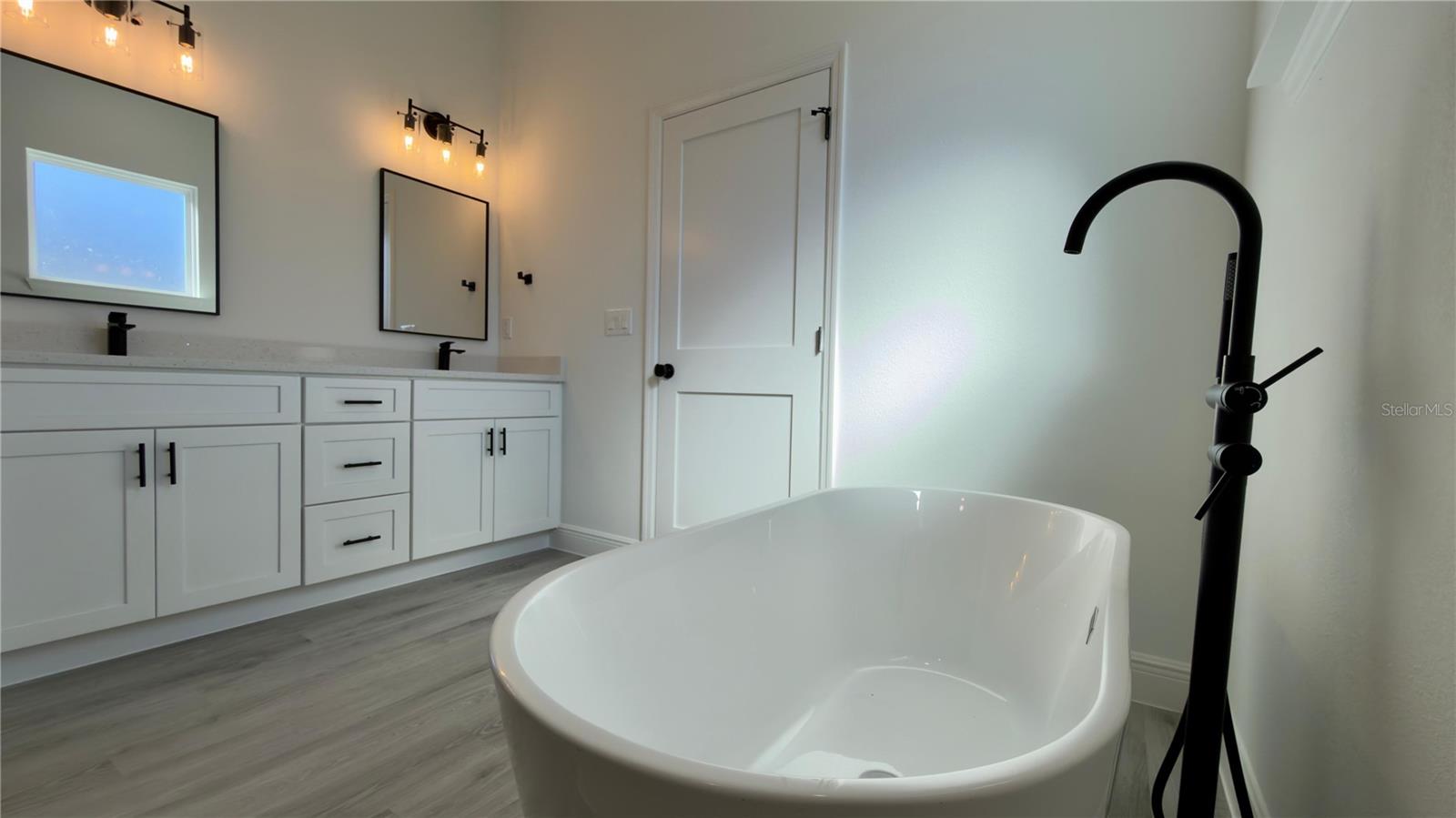 MARION OAKS - Residential