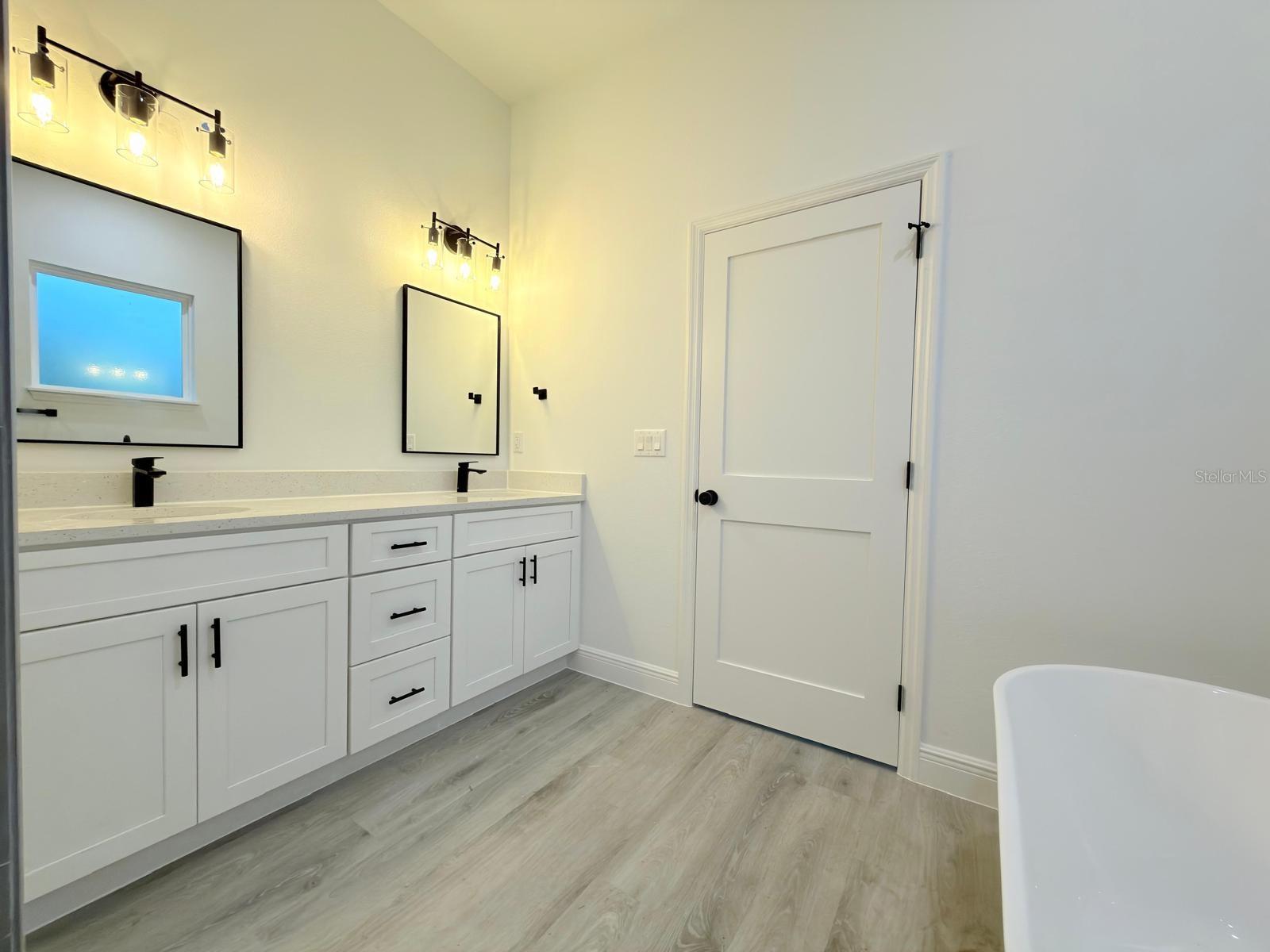 MARION OAKS - Residential