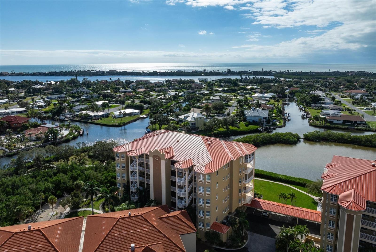 BLACKBURN HARBOR RESIDENCES - Residential