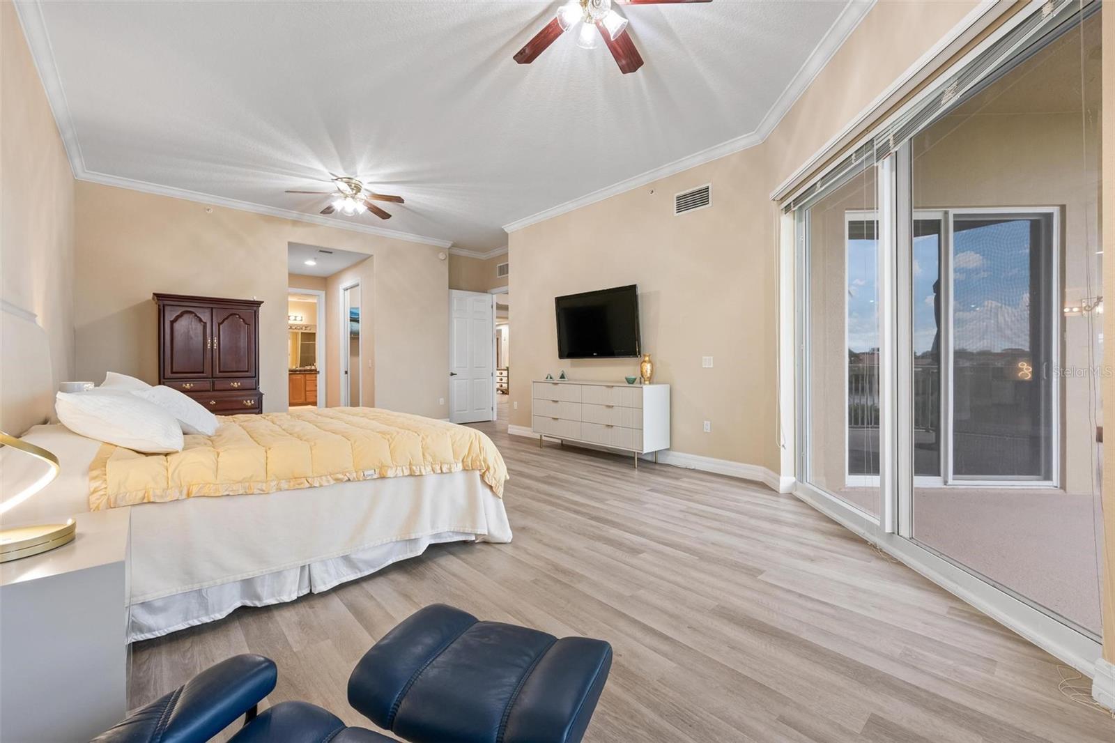 BLACKBURN HARBOR RESIDENCES - Residential