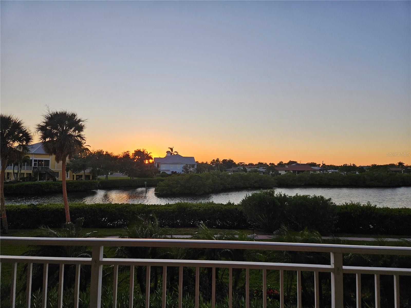 BLACKBURN HARBOR RESIDENCES - Residential