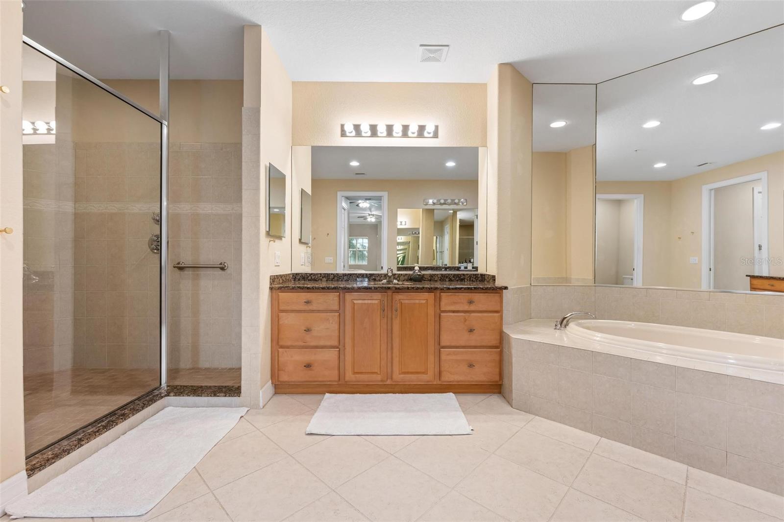 BLACKBURN HARBOR RESIDENCES - Residential