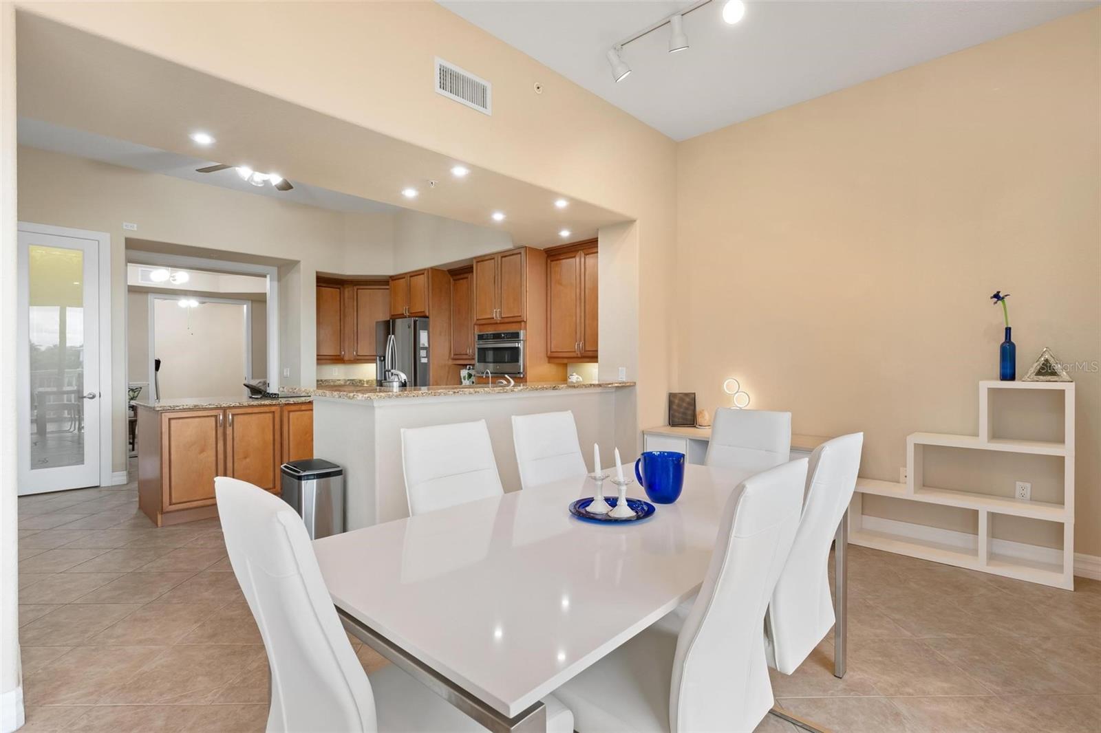 BLACKBURN HARBOR RESIDENCES - Residential