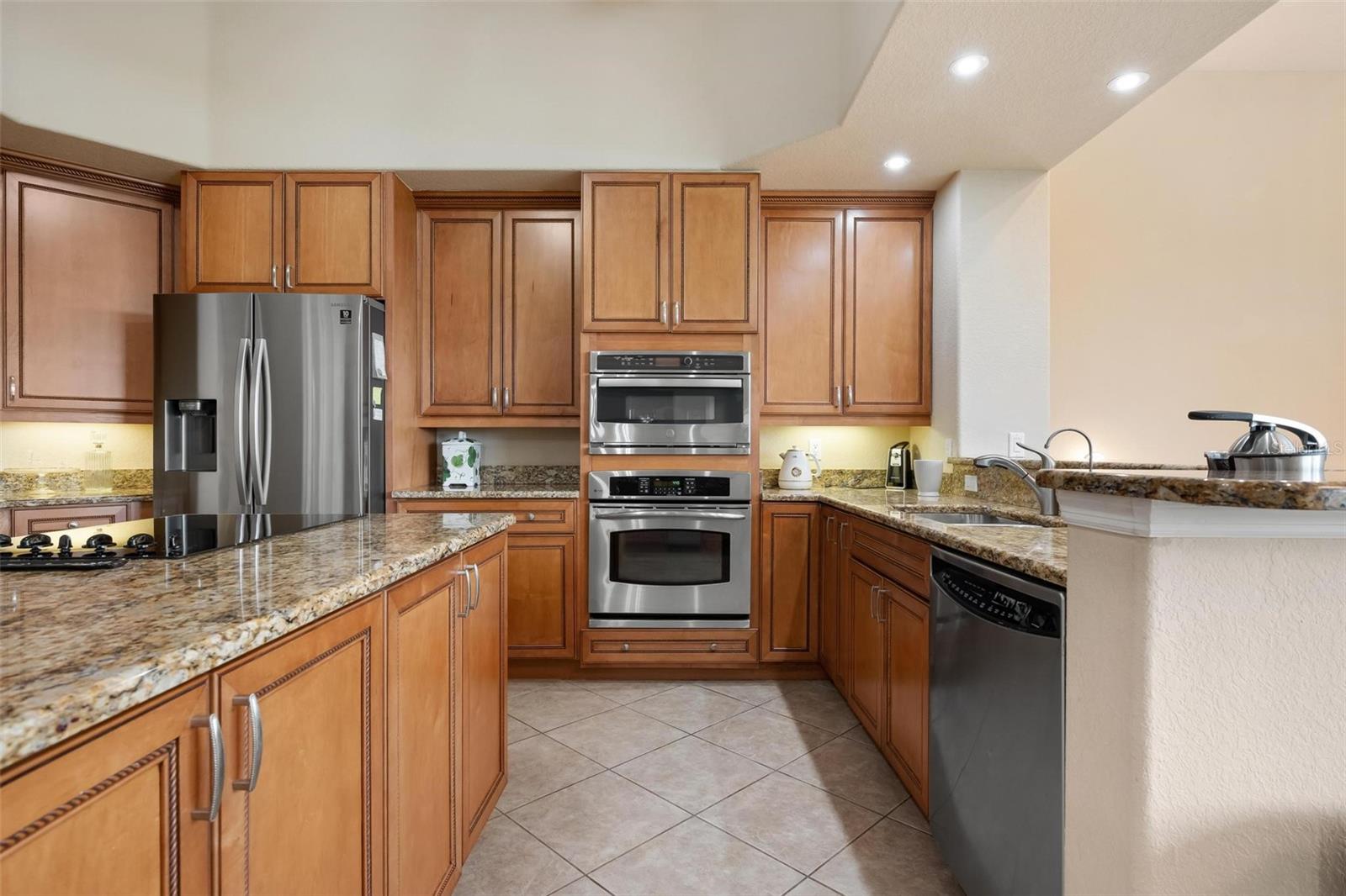 BLACKBURN HARBOR RESIDENCES - Residential