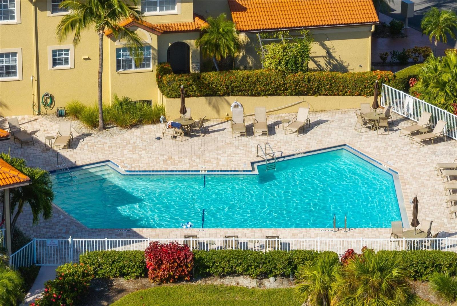 BLACKBURN HARBOR RESIDENCES - Residential