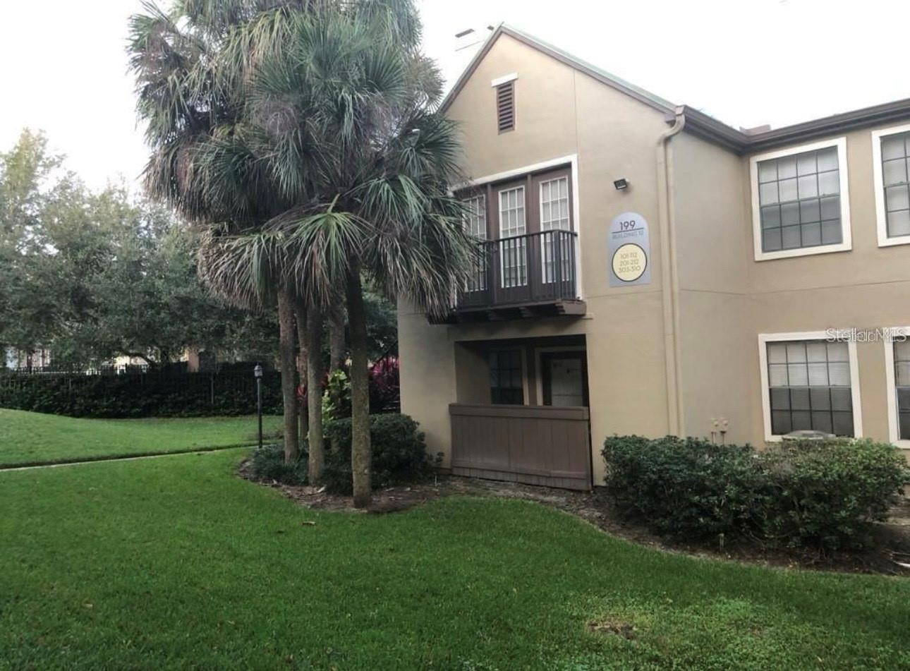 Excellent location in Oasis at Pearl Lake in Altamonte Springs! This 1-bedroom, 1-bath condo features all laminate and tile flooring no carpet. The beautifully landscaped community offers resort-style amenities, including a spacious clubhouse, media center, lakeside pool with stunning views of Pearl Lake, tennis courts, outdoor picnic and grill areas, and a fully equipped fitness center.