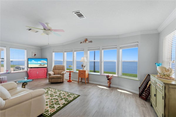 34 BAYVIEW DR, BRADENTON, FL 34210 - Image a3d0cbc2141965a09752a19e64bc0e71/3093036110