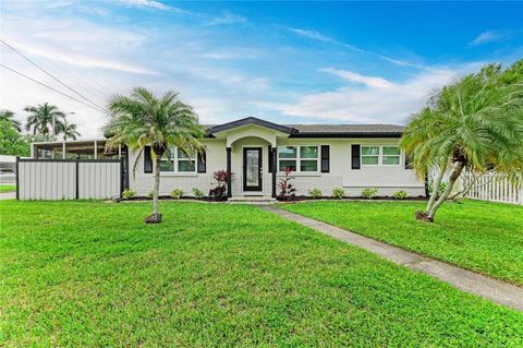 Photo of 1601 9th Street W, Palmetto, FL 34221 (MLS # A4686488)