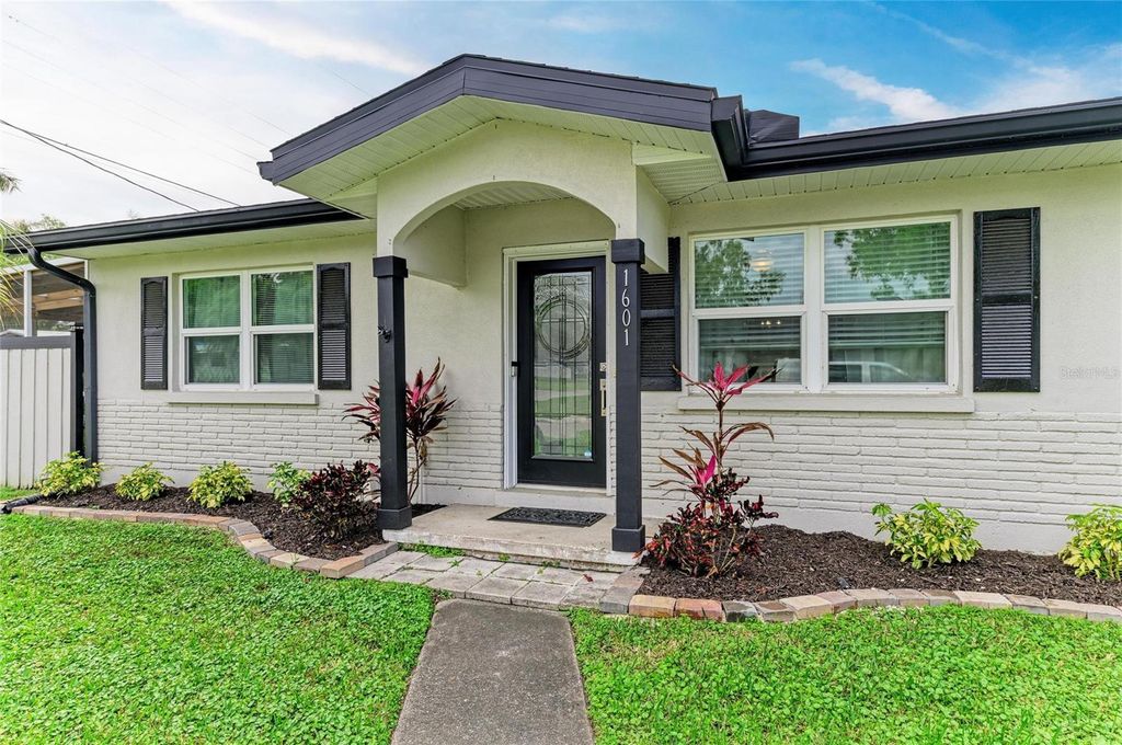 Photo of 1601 9th Street W, Palmetto, FL 34221 (MLS # A4686488)