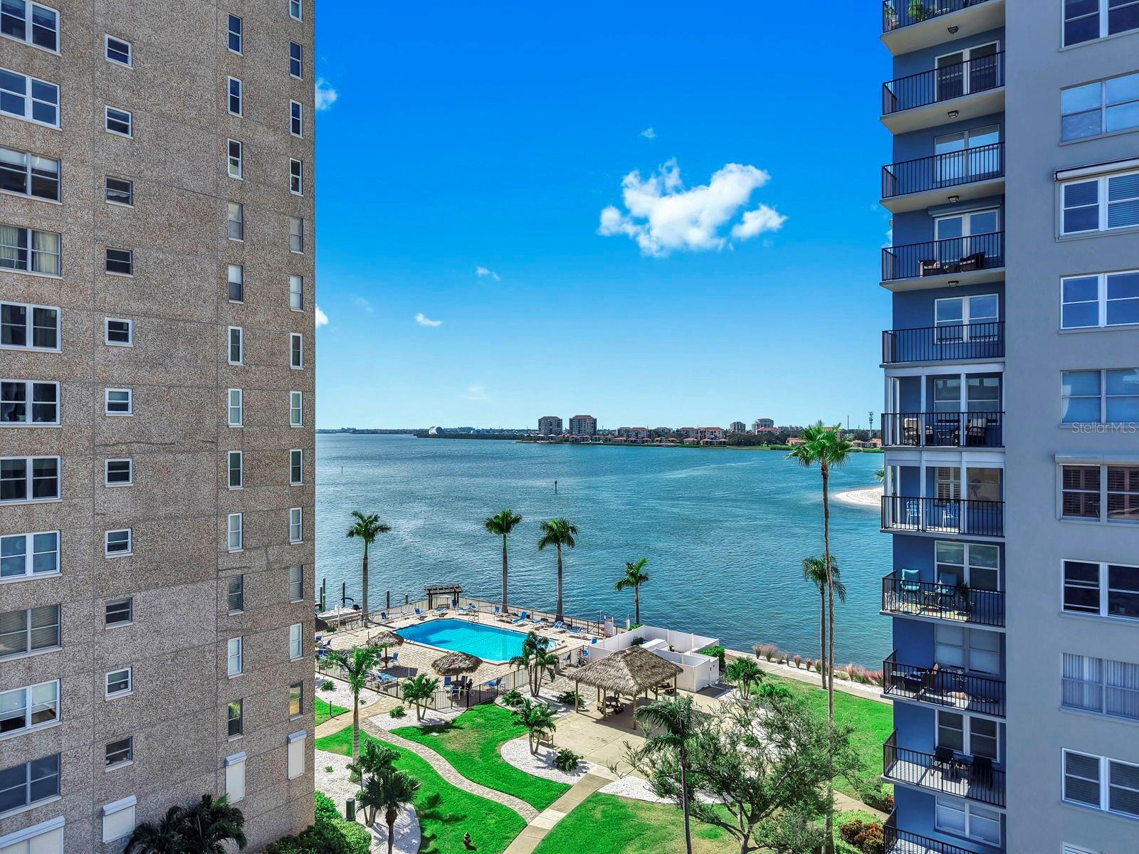 BAYWAY ISLES POINT BRITTANY FIVE - Residential