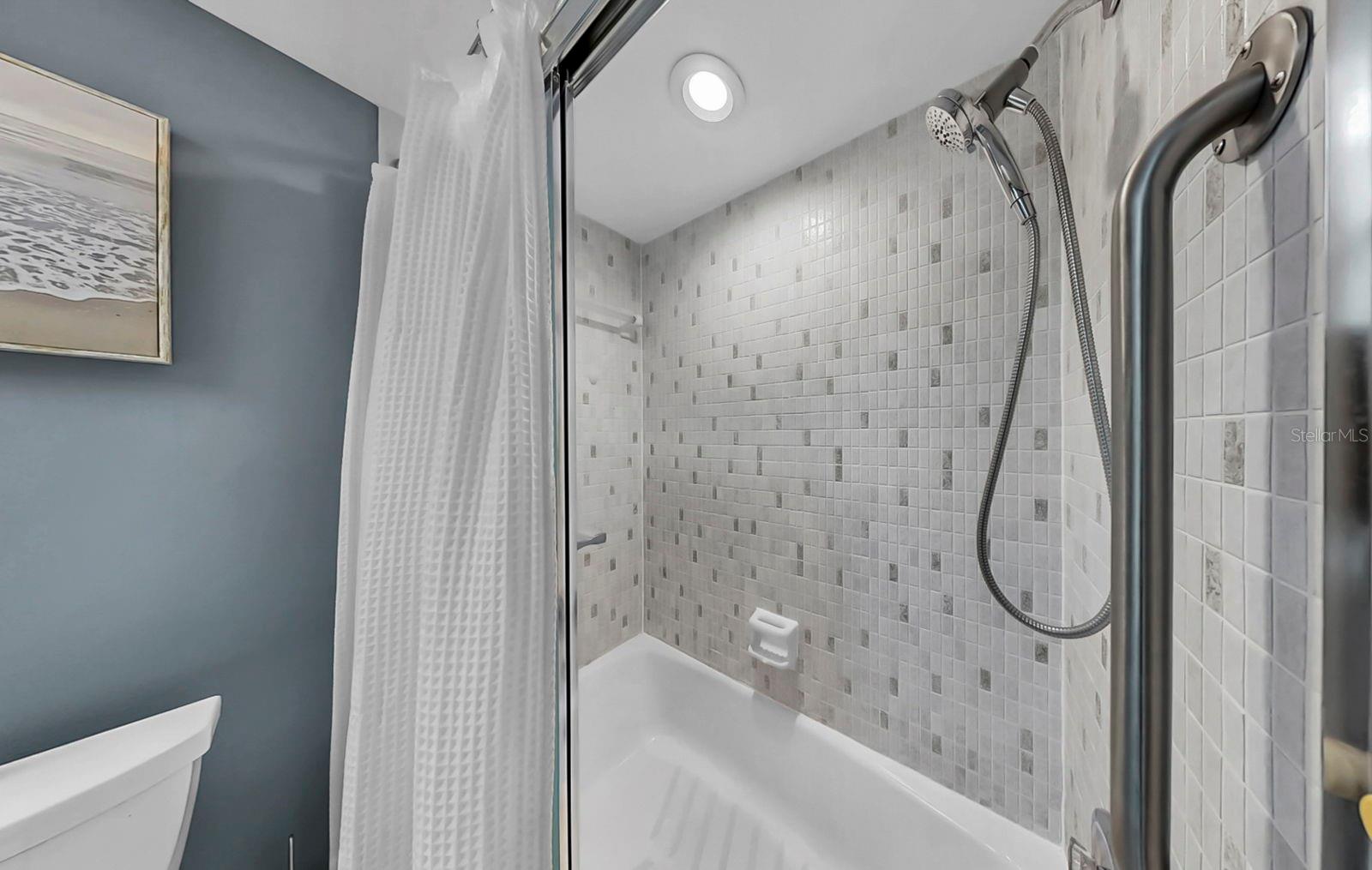 BAYWAY ISLES POINT BRITTANY FIVE - Residential