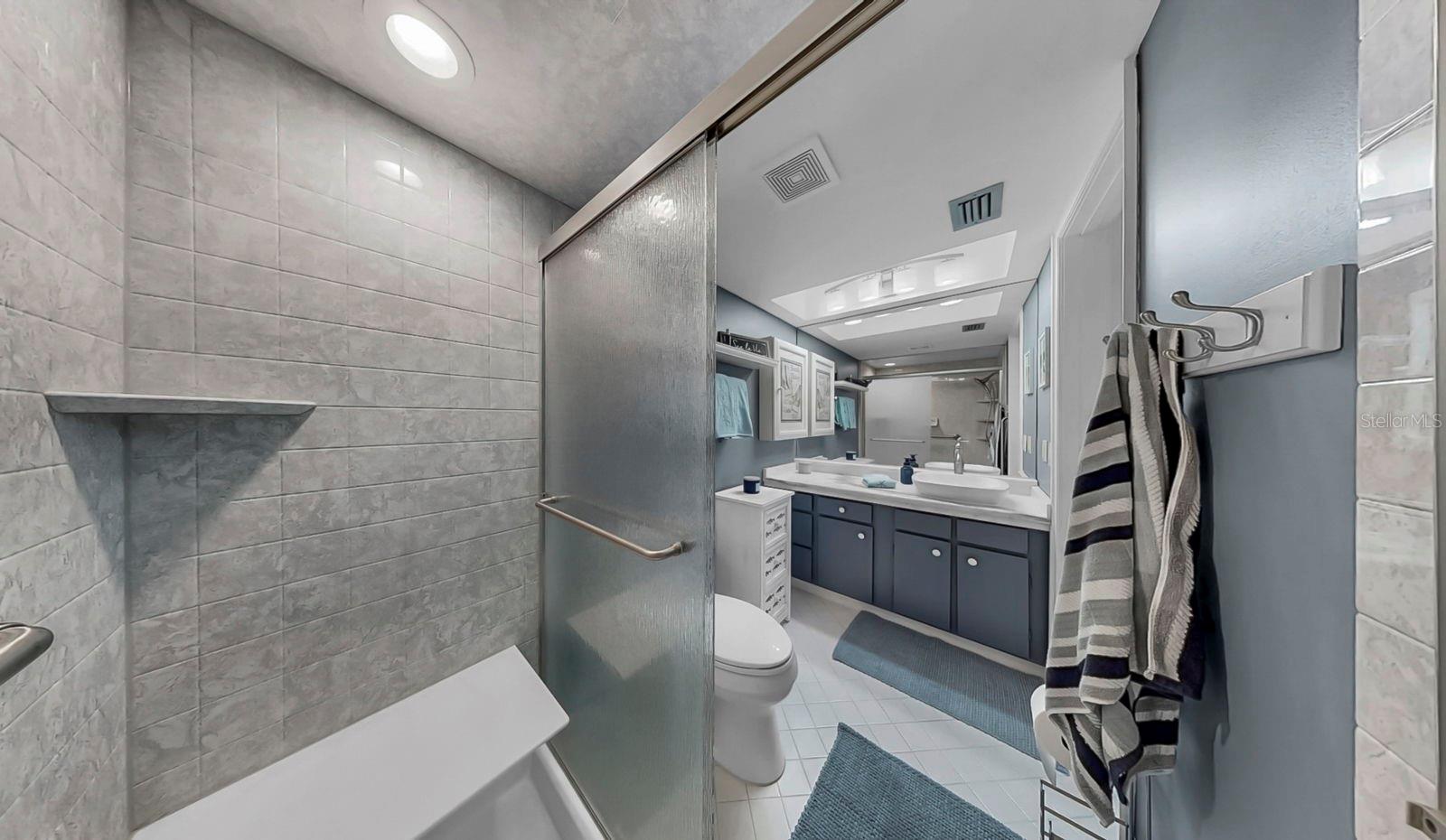 BAYWAY ISLES POINT BRITTANY FIVE - Residential