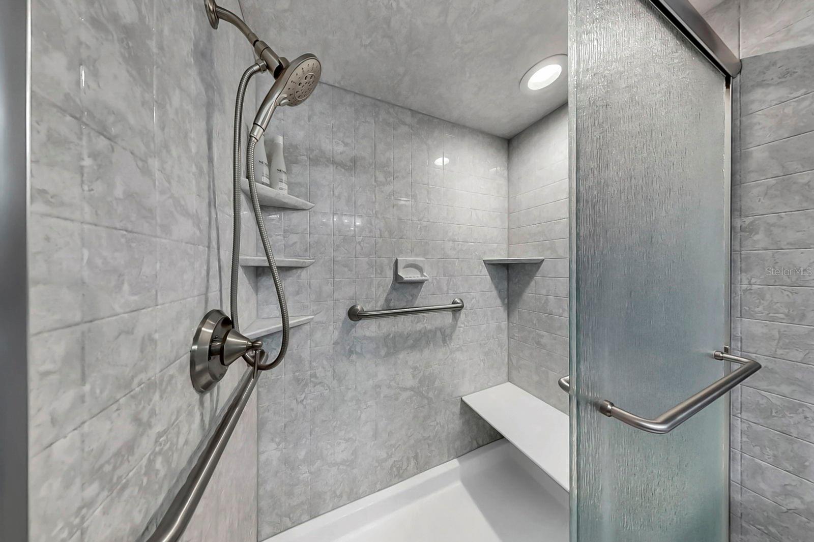 BAYWAY ISLES POINT BRITTANY FIVE - Residential