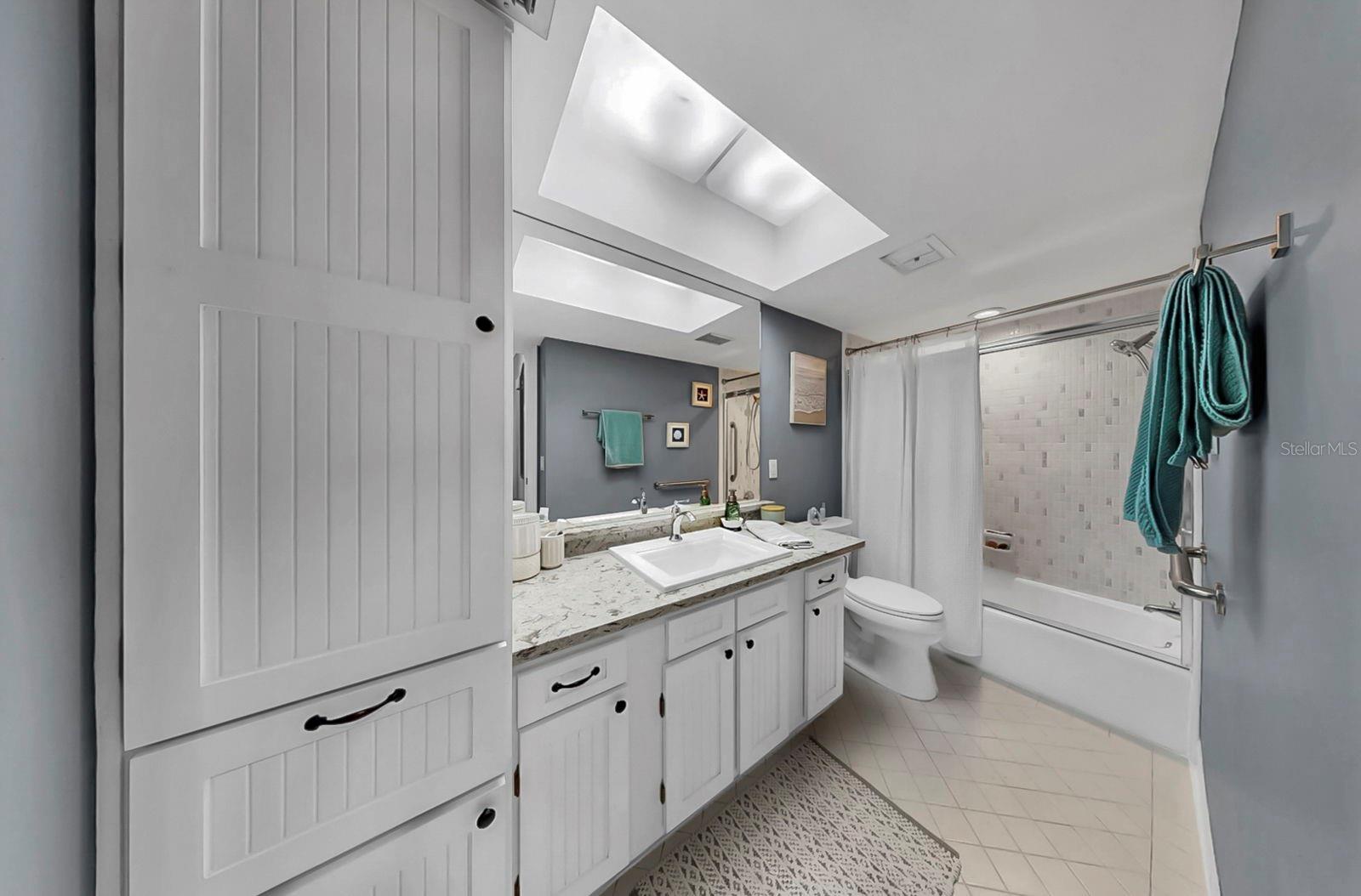 BAYWAY ISLES POINT BRITTANY FIVE - Residential