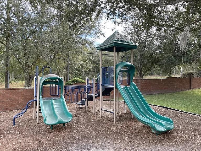 RESERVE AT MEADOW LAKE - Residential Lease