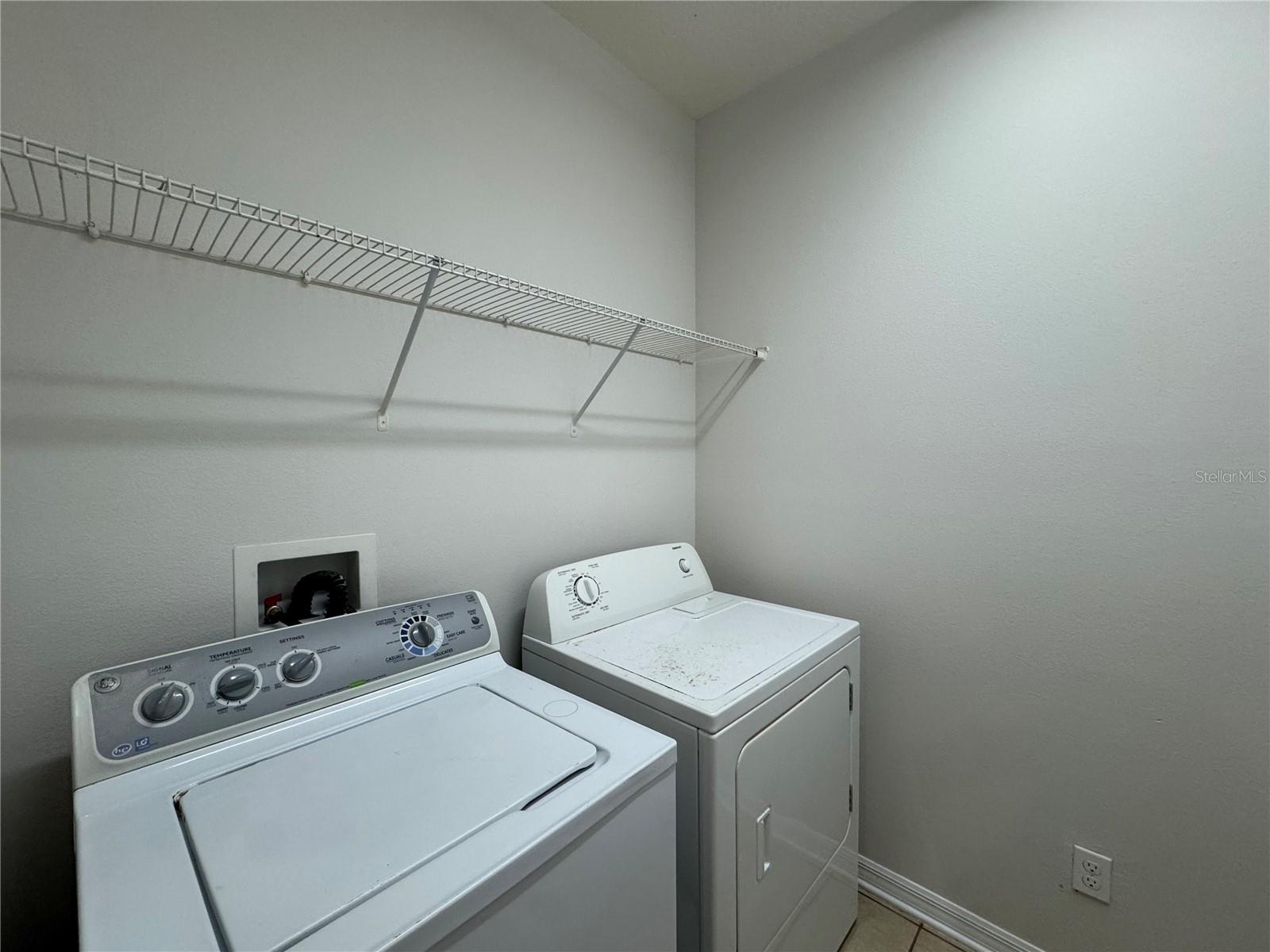 RESERVE AT MEADOW LAKE - Residential Lease