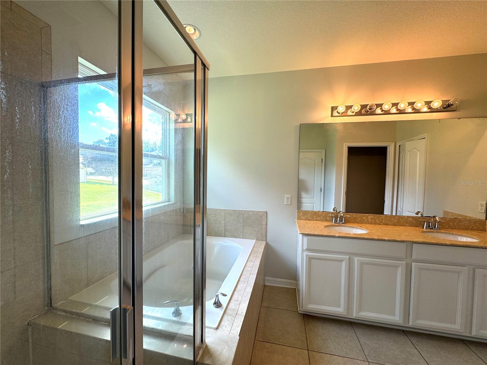 RESERVE AT MEADOW LAKE - Residential Lease