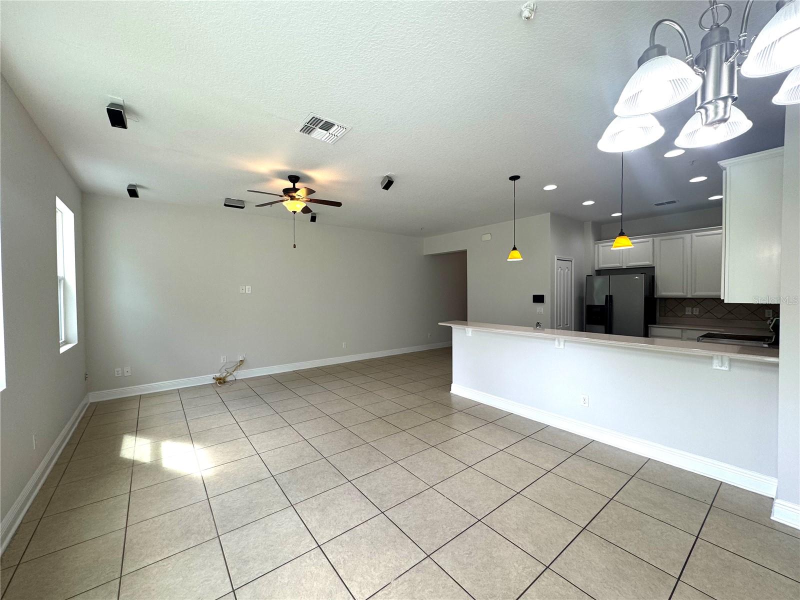 RESERVE AT MEADOW LAKE - Residential Lease