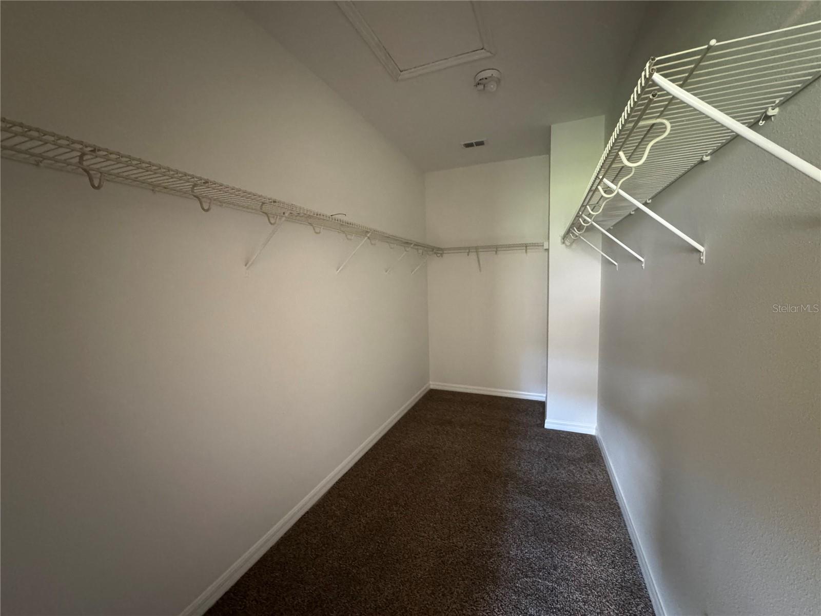 RESERVE AT MEADOW LAKE - Residential Lease