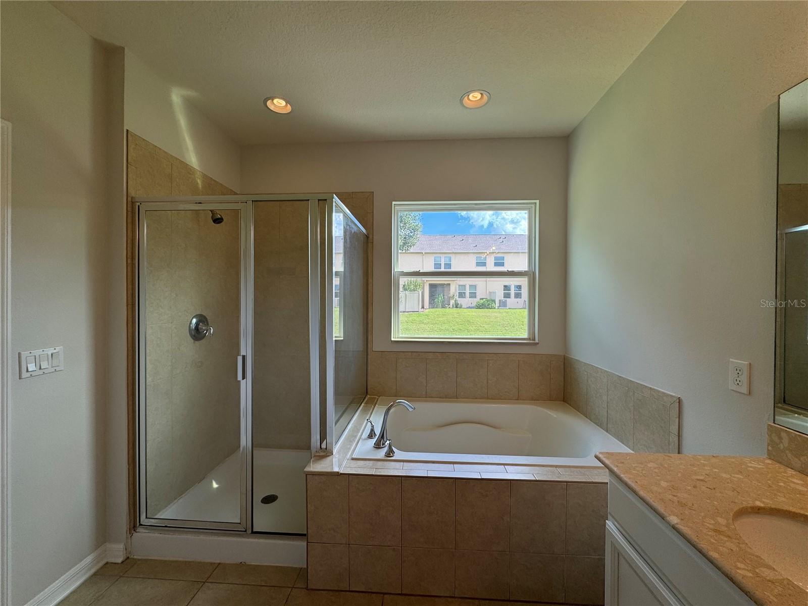 RESERVE AT MEADOW LAKE - Residential Lease