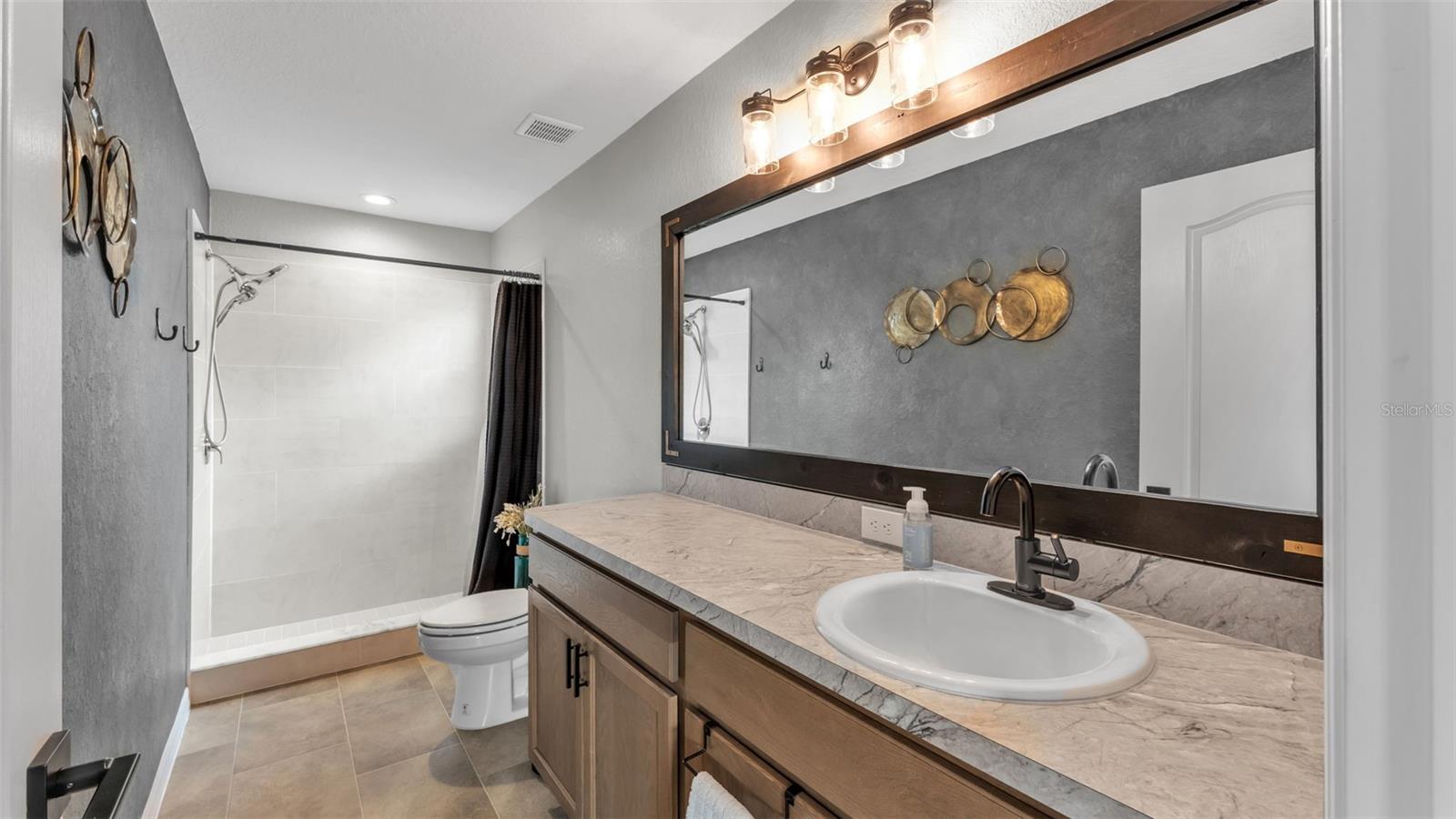 LINDEN TRACE - Residential