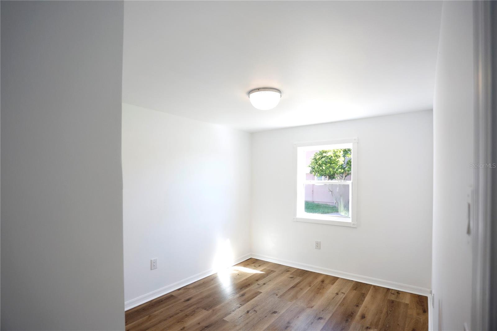 INDIAN BAY COUNTRY HOMES - Residential