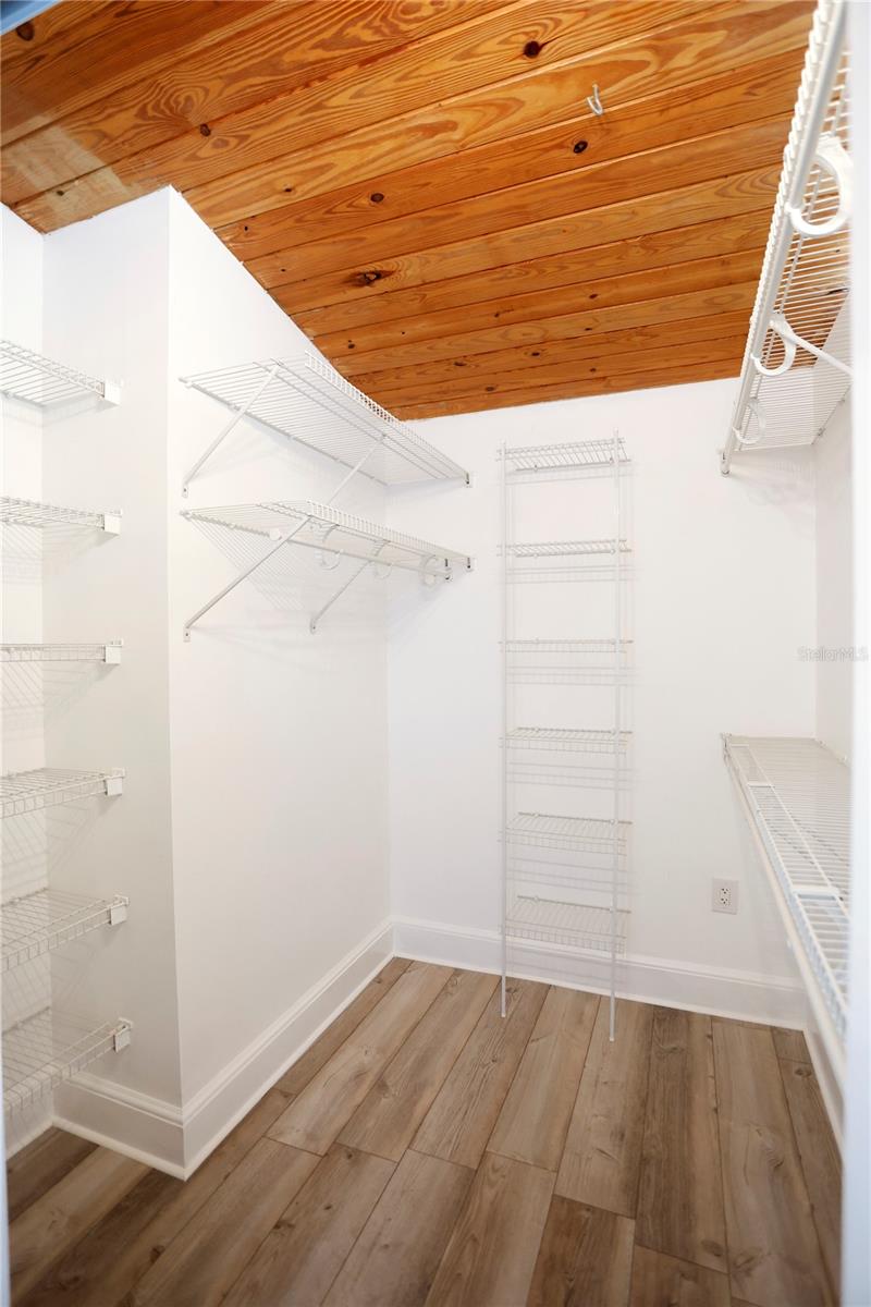 INDIAN BAY COUNTRY HOMES - Residential