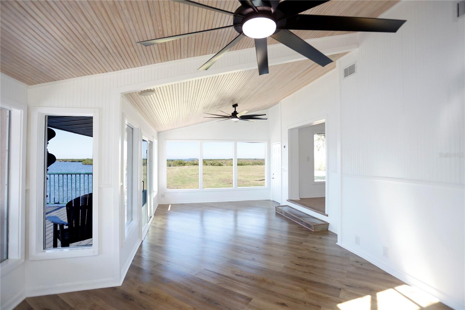 INDIAN BAY COUNTRY HOMES - Residential