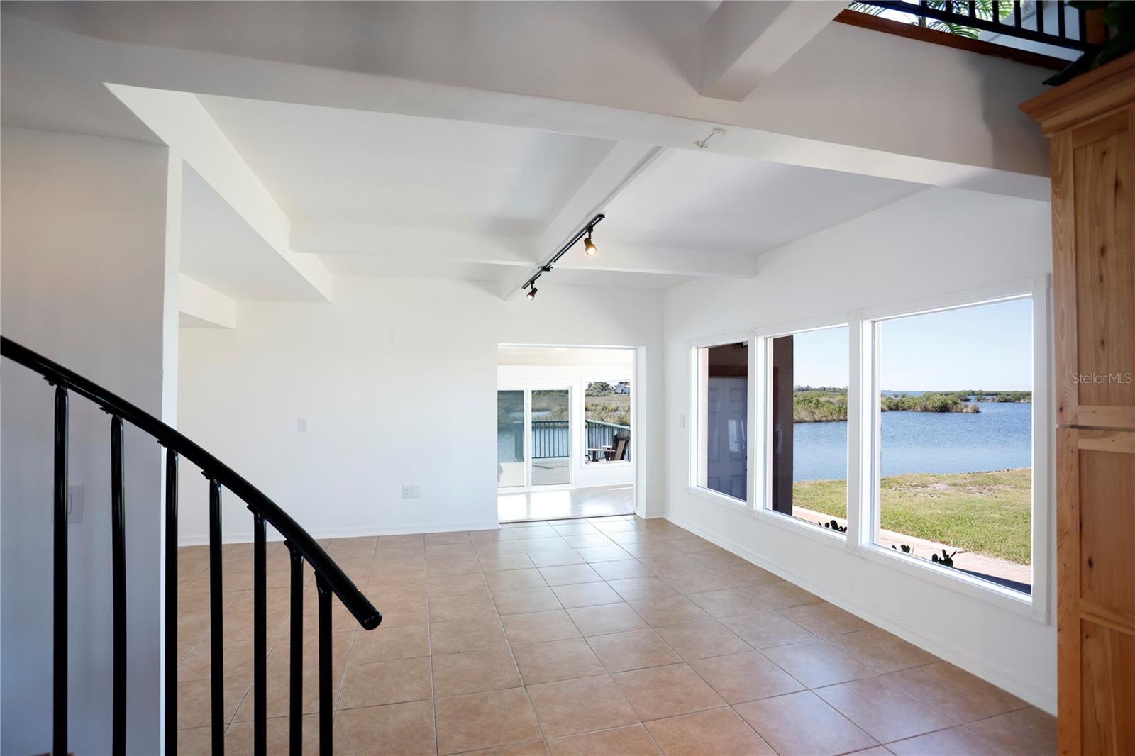 INDIAN BAY COUNTRY HOMES - Residential