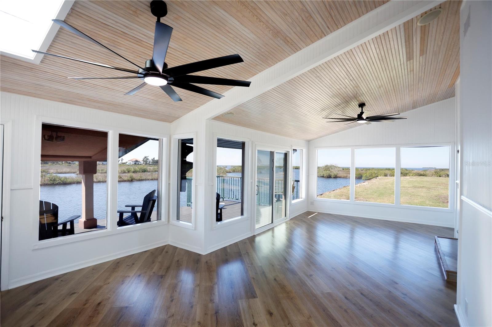 INDIAN BAY COUNTRY HOMES - Residential