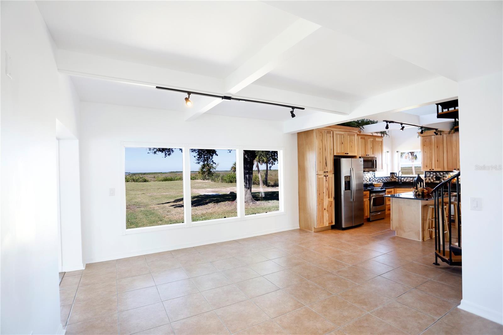 INDIAN BAY COUNTRY HOMES - Residential