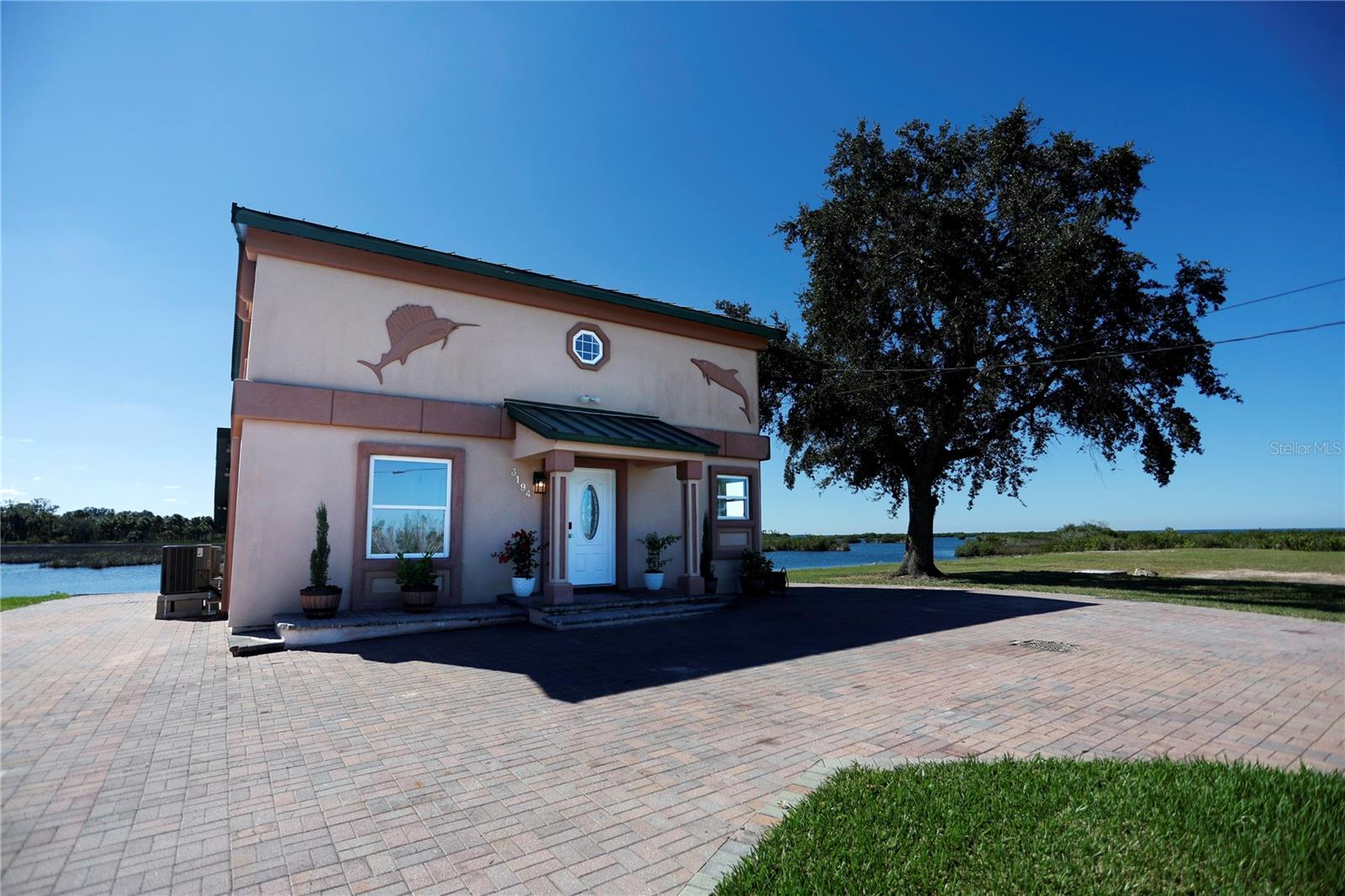 INDIAN BAY COUNTRY HOMES - Residential