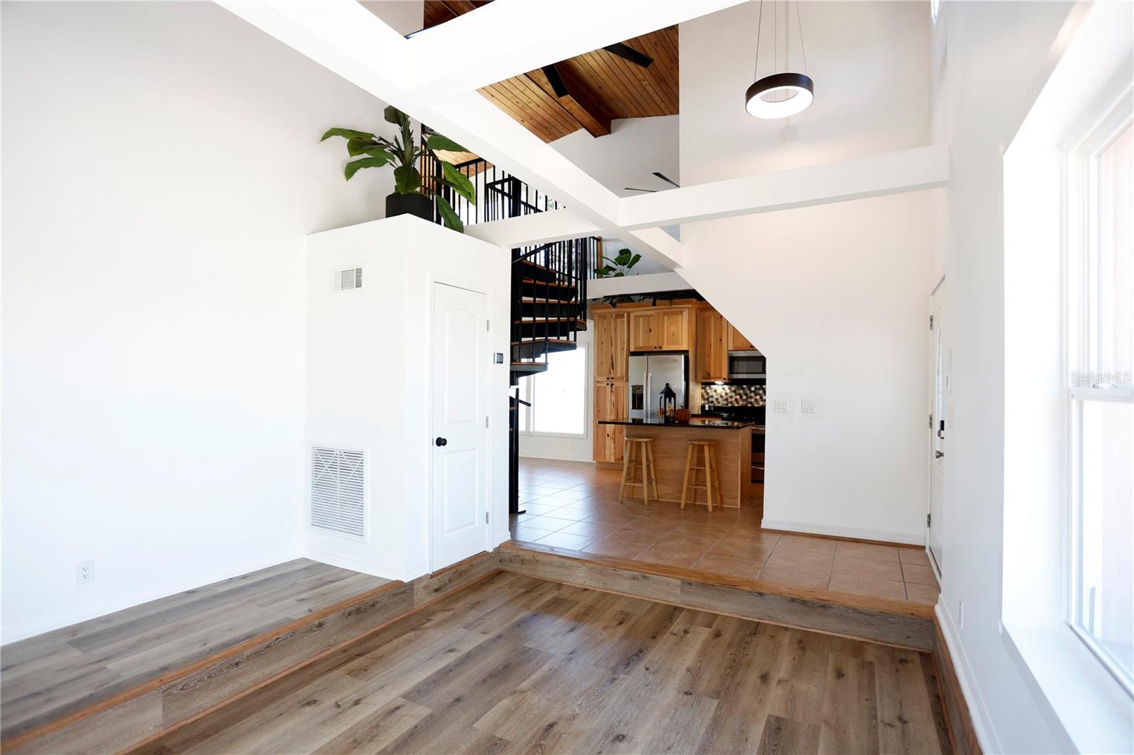 INDIAN BAY COUNTRY HOMES - Residential