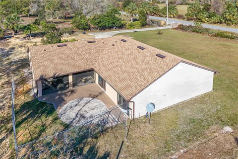 A home in EUSTIS