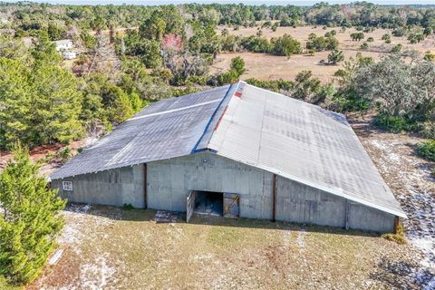 A home in EUSTIS