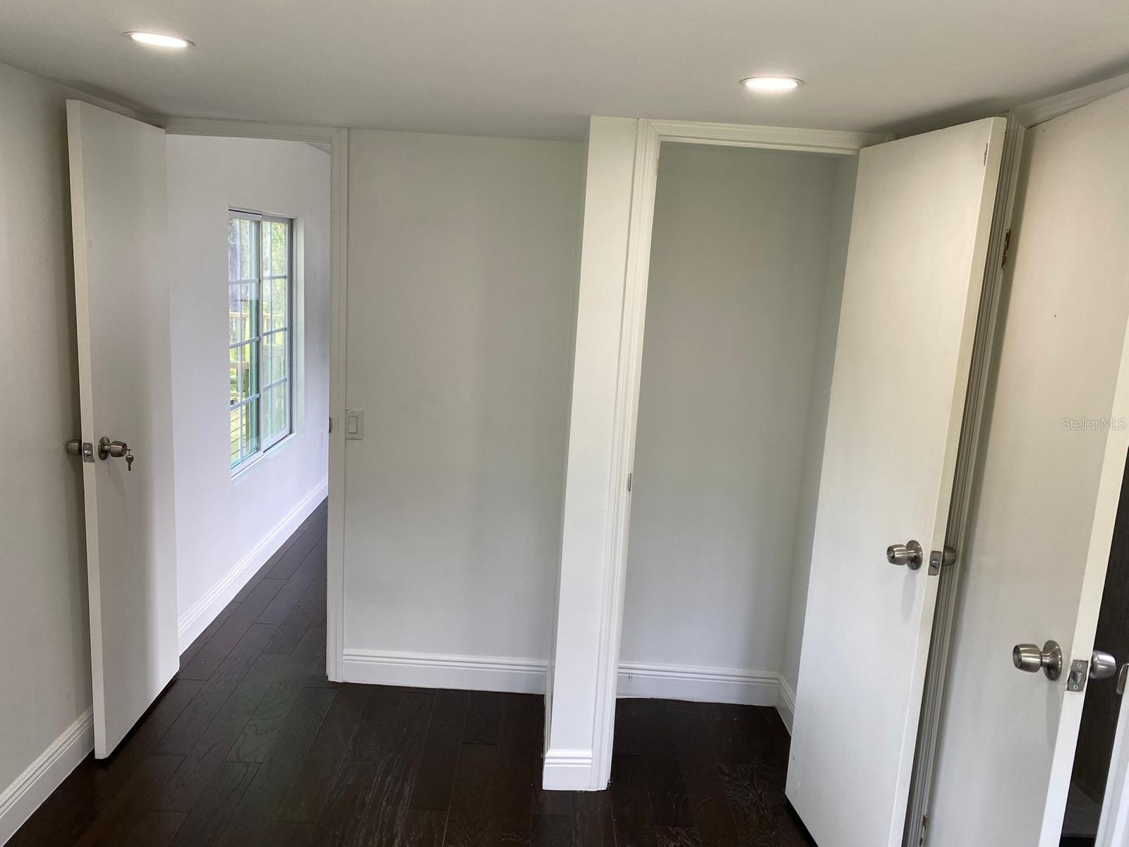 EQUESTRIAN ACRES - Residential