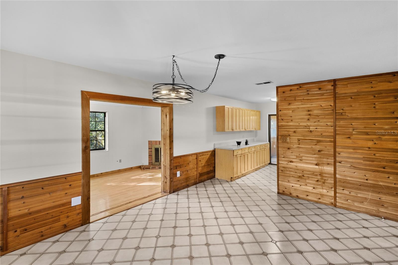 1618 NE 15TH TERRACE