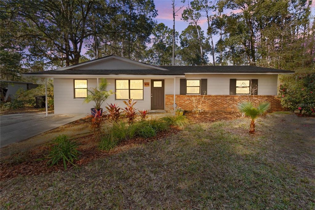 Photo of 1618 NE 15th Terrace, Gainesville, FL 32609 (MLS # GC536256)