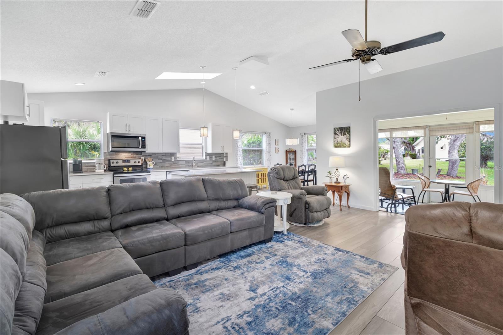 SCOTTISH HIGHLANDS CONDO PH B - Residential