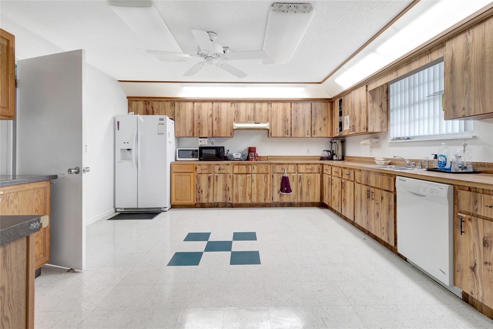 SCOTTISH HIGHLANDS CONDO PH B - Residential