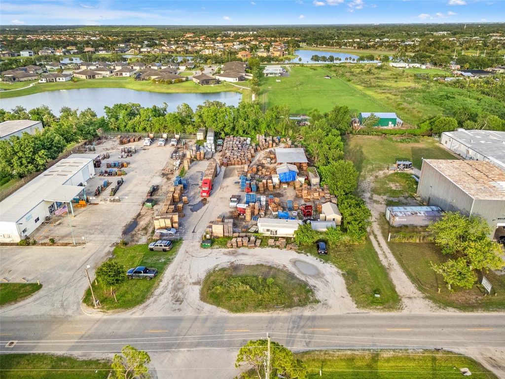 Photo of 6755 33rd Street E, Sarasota, FL 34243 (MLS # TB8398768)