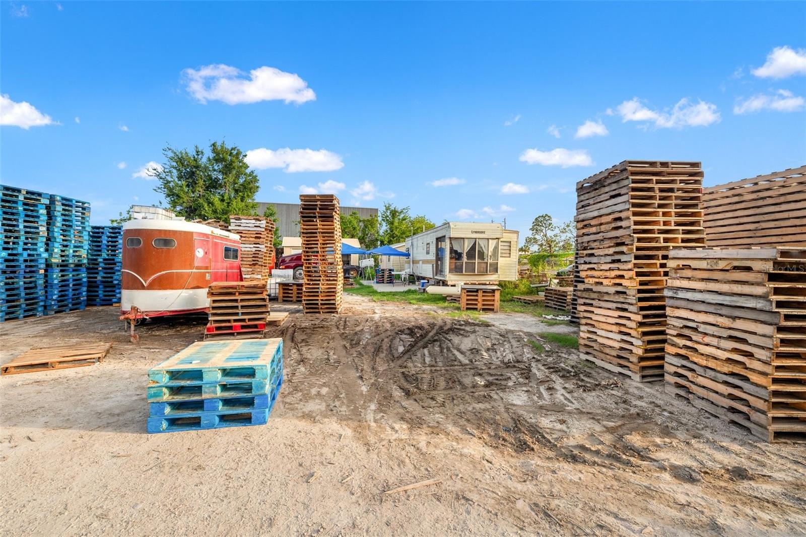 PROSPECT INDUST PARK - Land