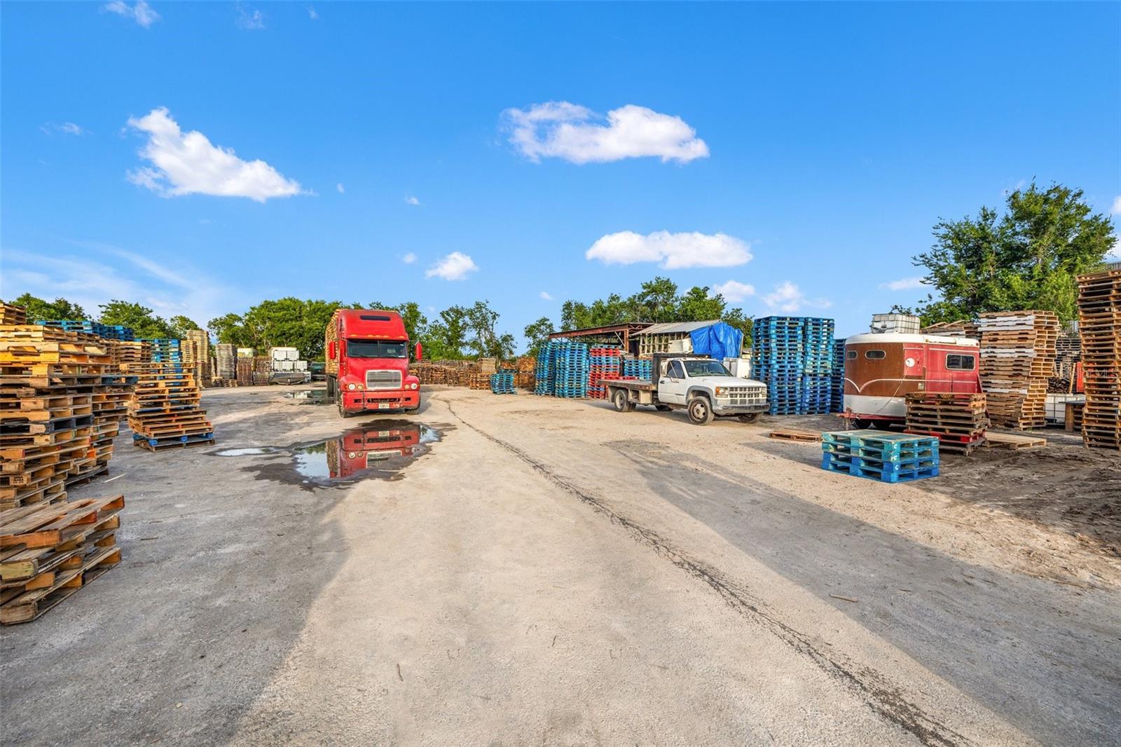 PROSPECT INDUST PARK - Land