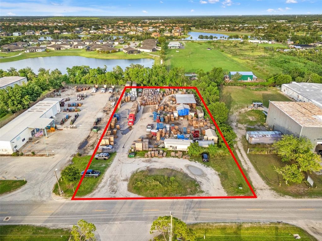 Photo of 6755 33rd Street E, Sarasota, FL 34243 (MLS # TB8398768)