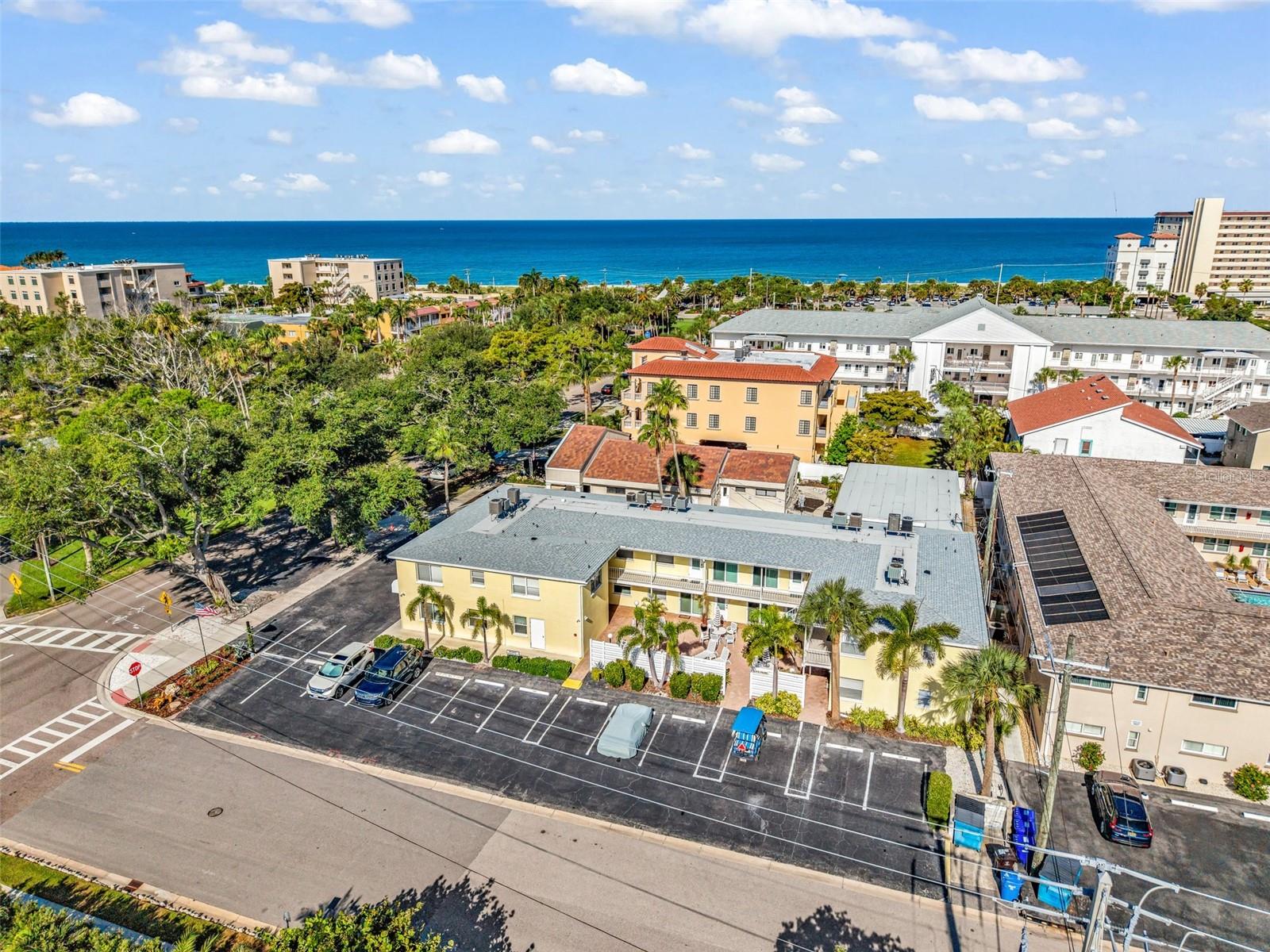 COCO PALMS - Residential