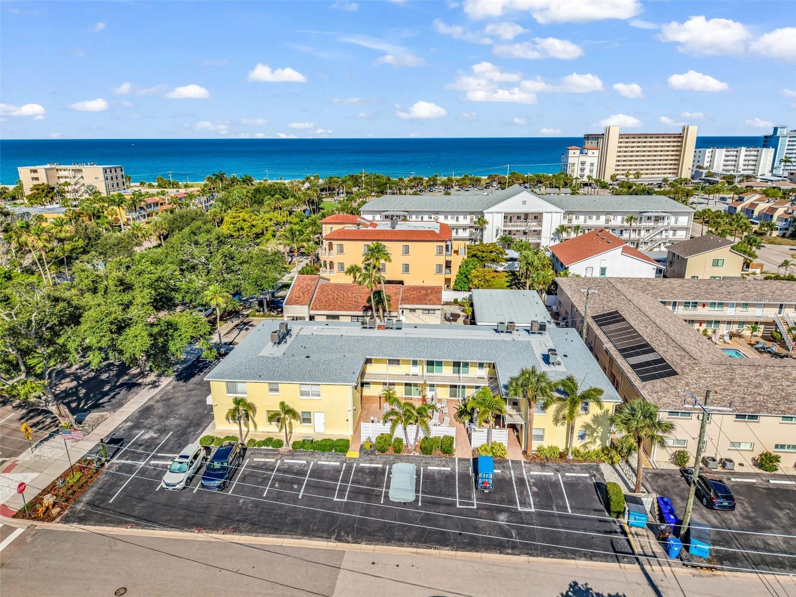 COCO PALMS - Residential