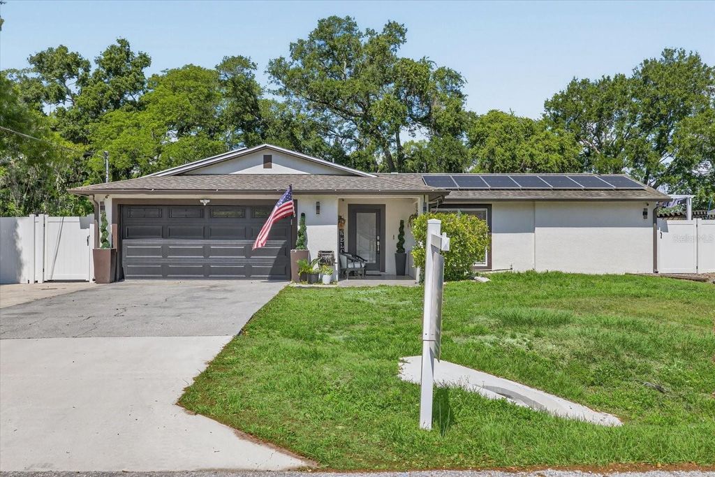 Photo of 6816 E Creek Drive, Tampa, FL 33615 (MLS # TB8484962)