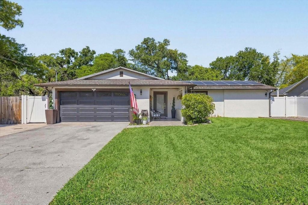 Photo of 6816 E Creek Drive, Tampa, FL 33615 (MLS # TB8484962)